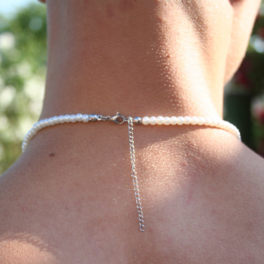 PETIT PEARL NECKLACE